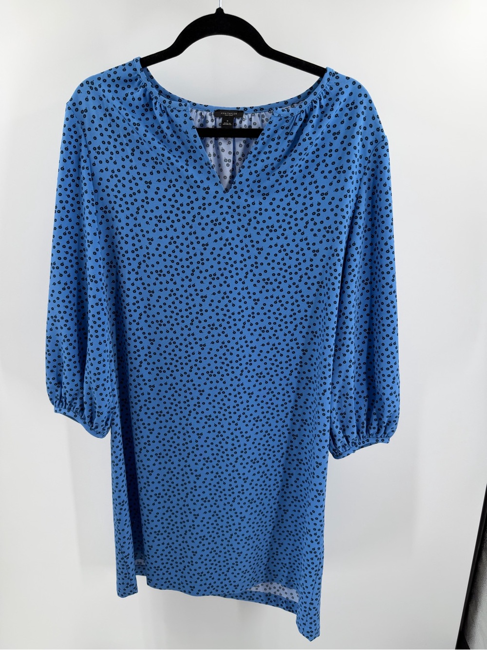 Ann Taylor Floral Blue Polka Dot V-Neck Shift Dress Size Medium